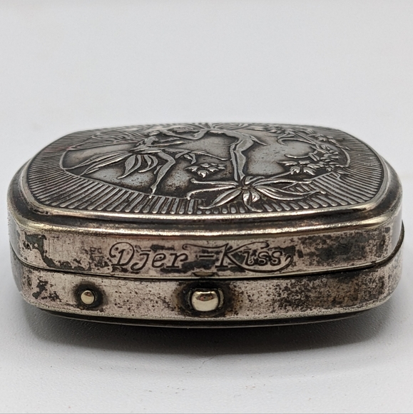 Antique Djer Kiss Kissing Fairies Compact - Picture 4 of 12